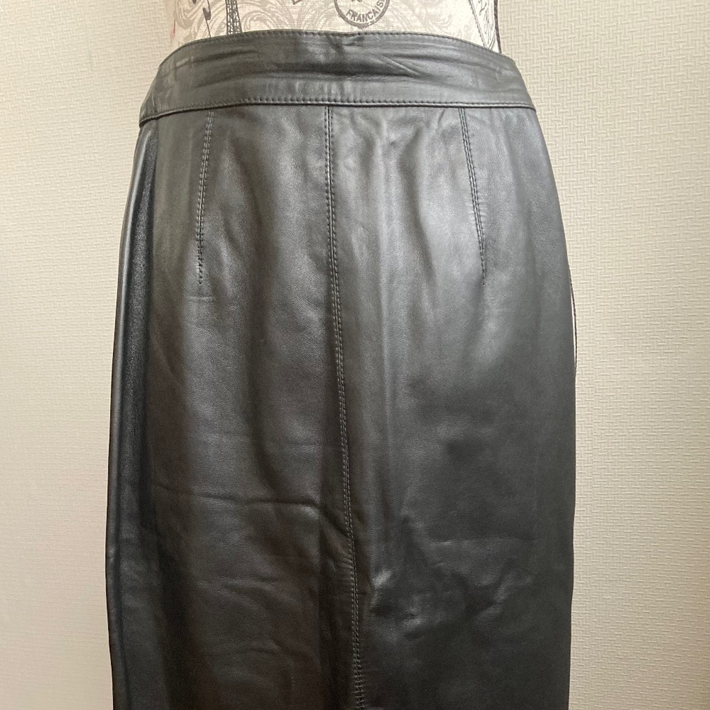 MacDouglas Paris Black Leather Midi Skirt, Size 2